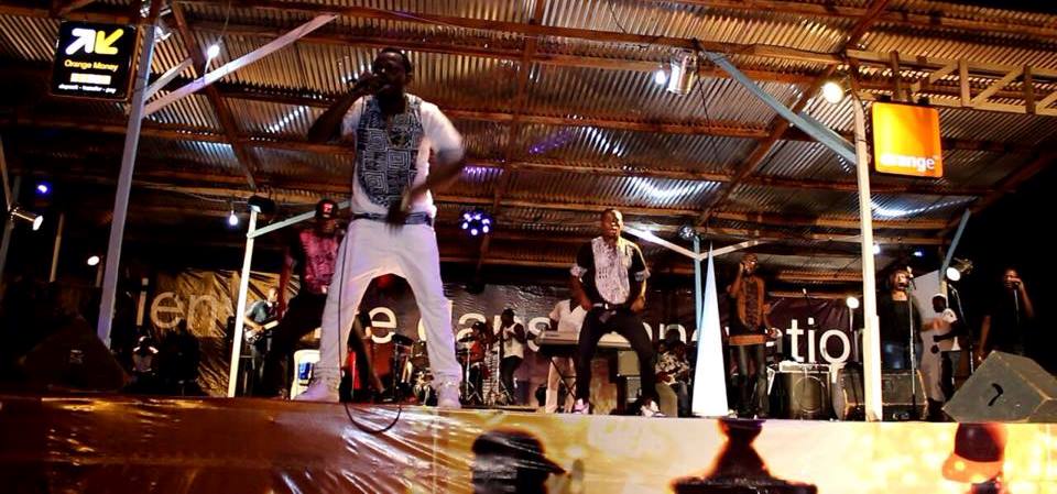 Michael Kiessou sur scène au festival Fomaric