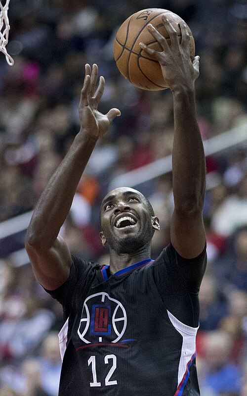 Portrait de Luc Mbah a Moute