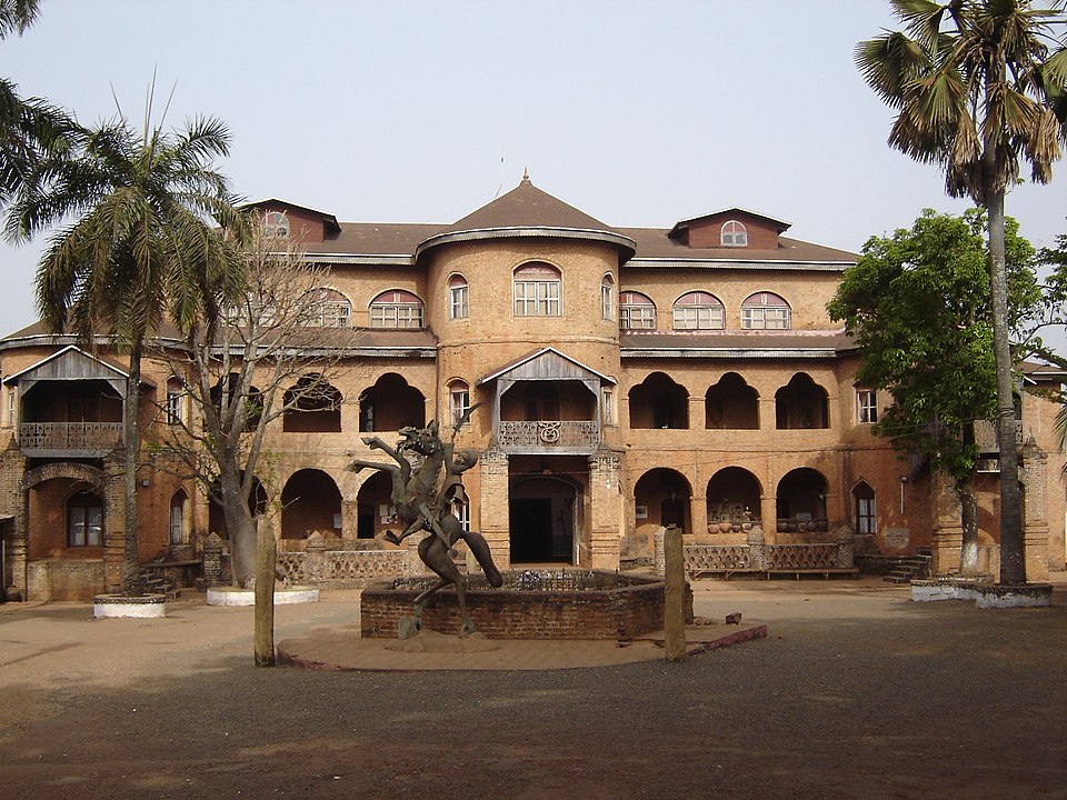 Le palais royal des sultans bamoun à Foumban